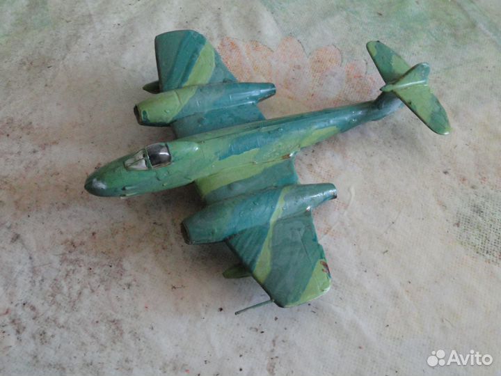 Самолёт склеенный масштабный времён СССР