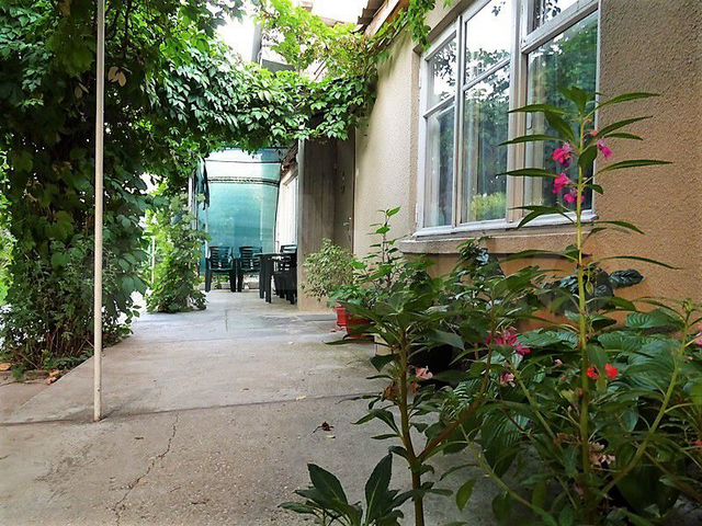 Дом 100 м² на участке 2 сот.