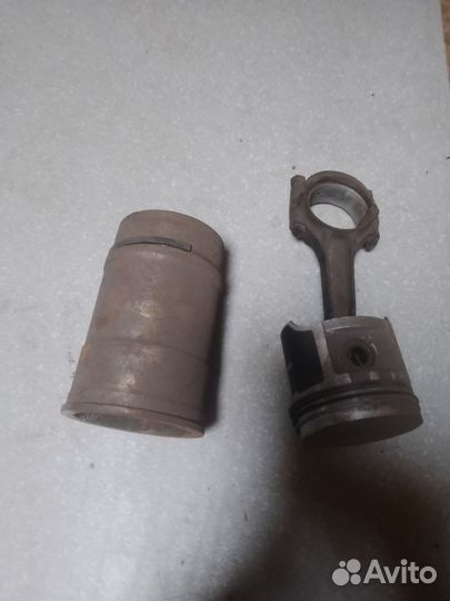 Продам поршневую УАЗ