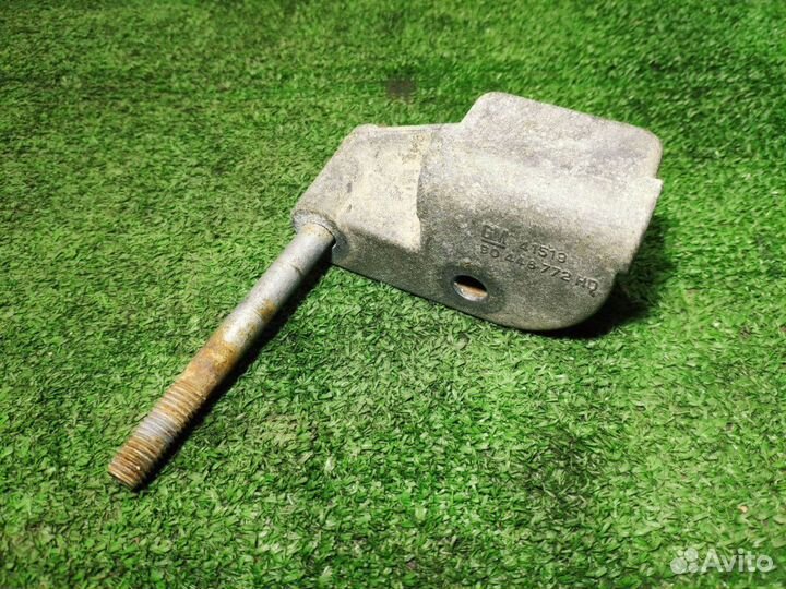 Кронштейн генератора Opel Vectra B x18xe