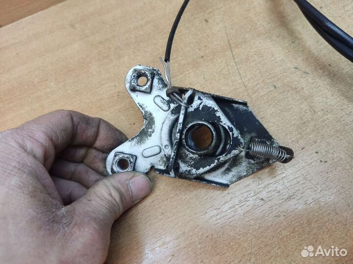 Замки капота, Volvo 960