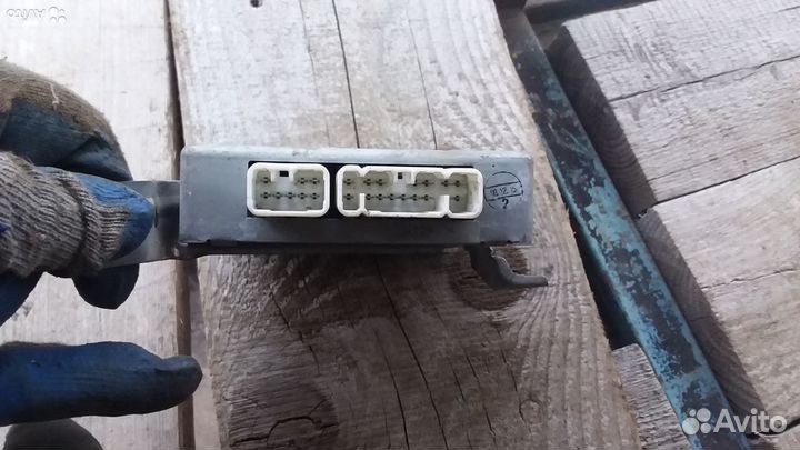 Блок управления рулем Lexus LX470 TLC100