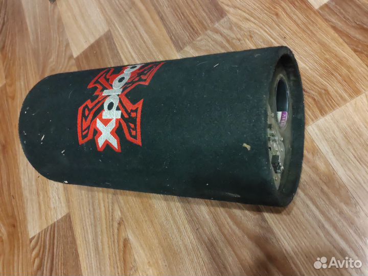 Автомобильный сабвуфер