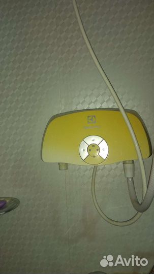 Водонагреватель проточный электрический