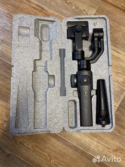 Стабилизатор электронный Zhiyun Smooth 4