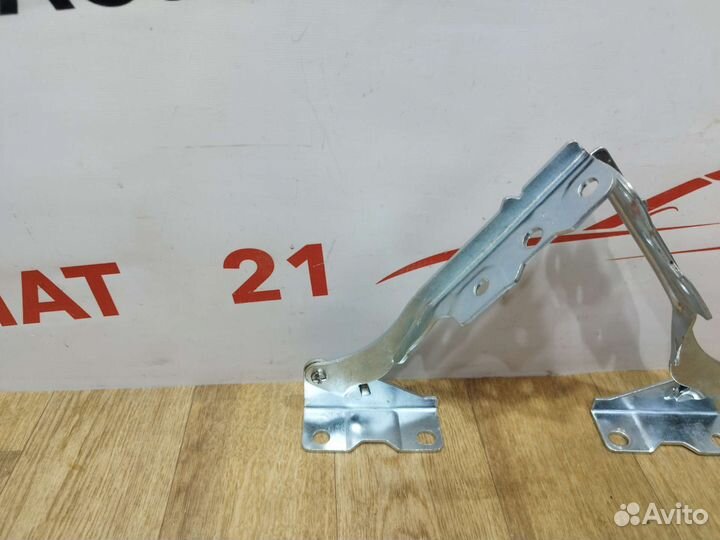 Петля капота RH LH Mitsubishi Lancer 9