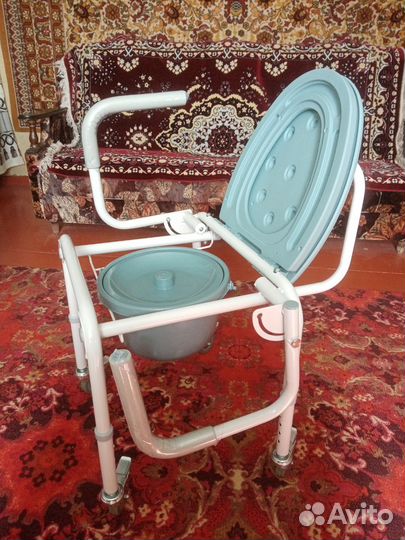 Кресло-стул с санитарным оснащением
