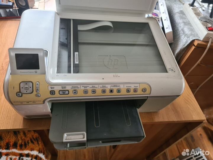 Принтер цветной hp