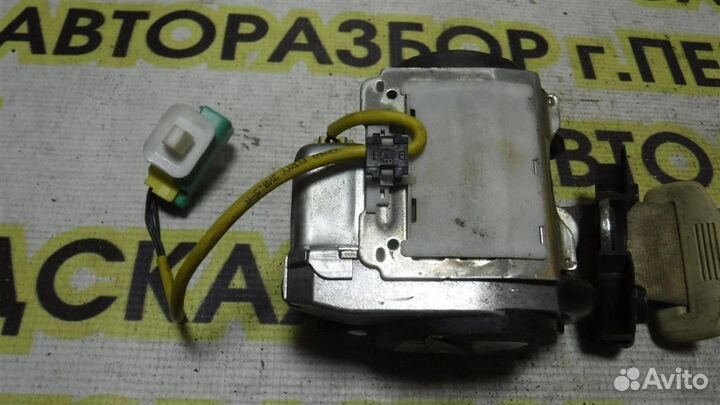 Ремень безопасности с пиропатроном Volkswagen Tou