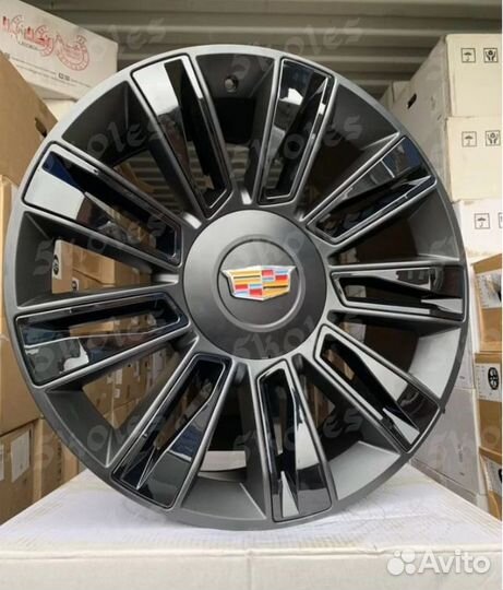 Литые диски на Cadillac Escalade R22