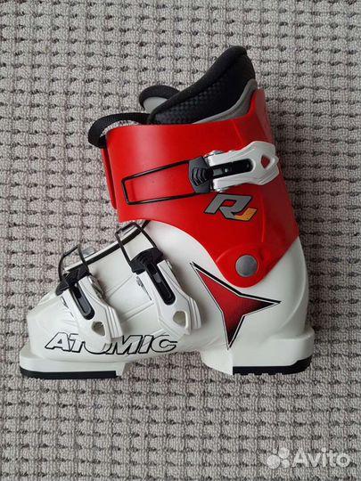 Горнолыжные ботинки atomic