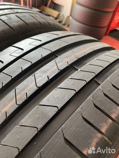 Pirelli P Zero PZ4 275/35 R20 102Y