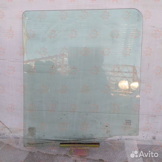 Стекло двери правое DAF 105