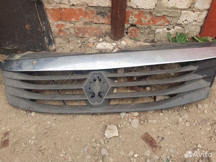 Для рено логан решетка радиатора
