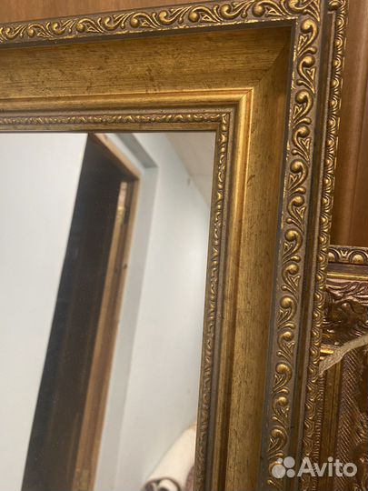 Зеркало в багетной раме