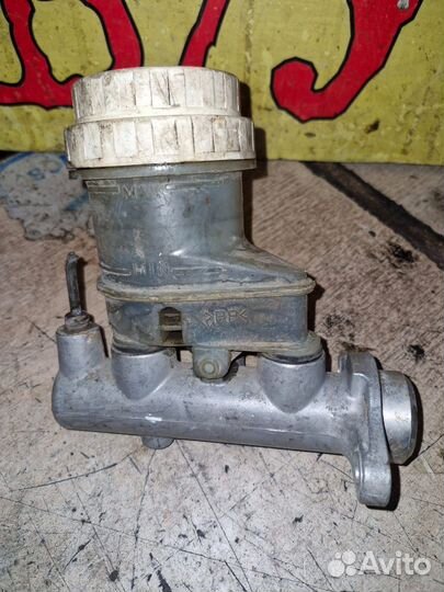 Цилиндр тормозной главный Mitsubishi Galant