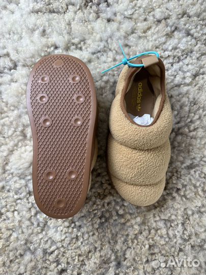 Adidas originals puffylette