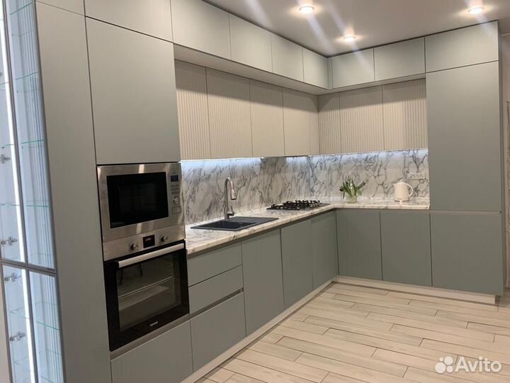 Кухоннвй гарнитур с подсветкой в рассрочку