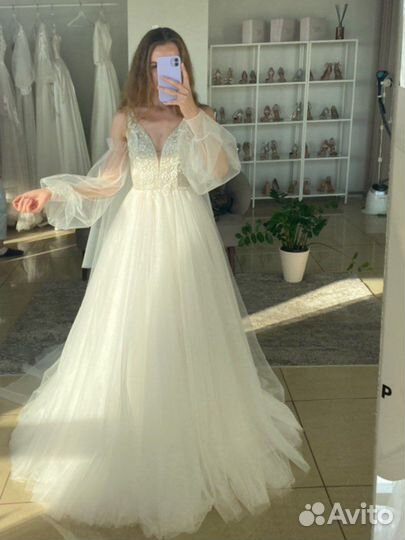 Свадебное платье со шлейфом