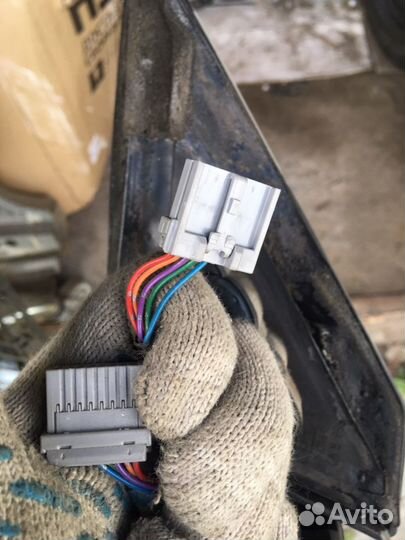 Зеркало Nissan Wingroad Y11