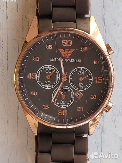 Часы Emporio Armani в удовлетворительном состоянии