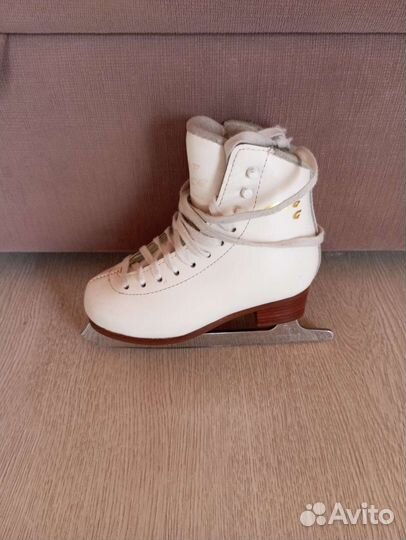 Фигурные коньки 28 Graf Ace