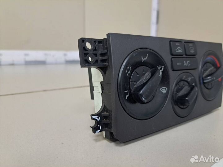 Блок управления отопителем Hyundai Elantra XD 2000-2005
