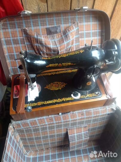 Швейная машина Подольск ручная