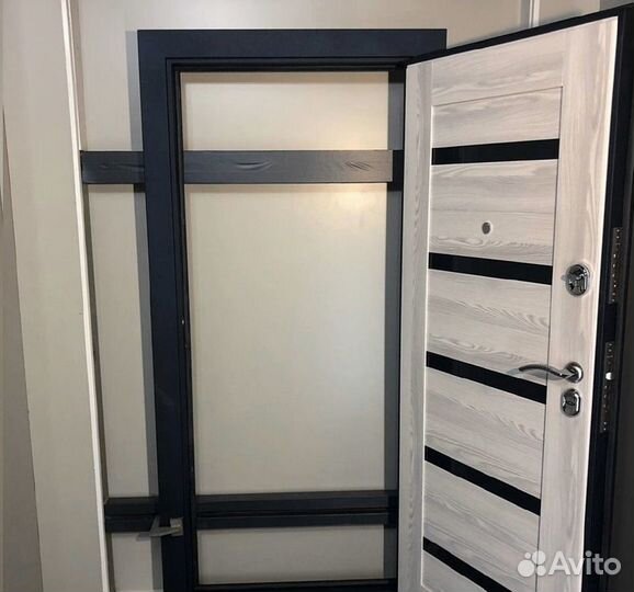 Входная дверь