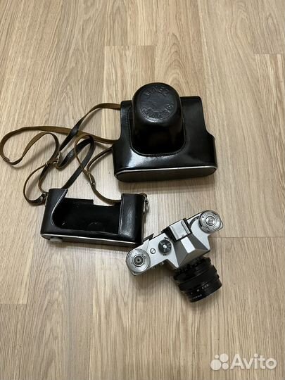 Фотоаппарат Zenit E с объективом Mir - 1 и чехлом