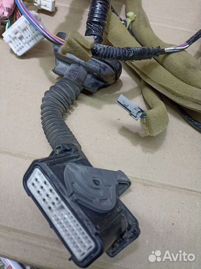 Проводка двери передней левой Infiniti FX35