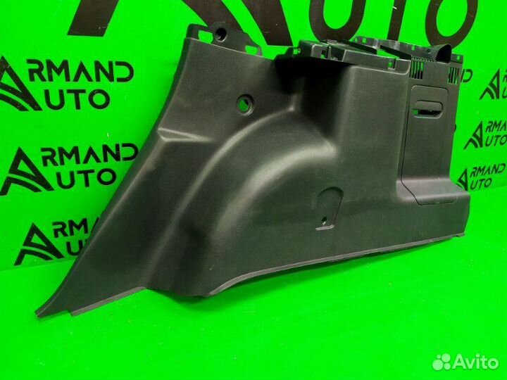 Обшивка багажника правая Renault Duster 2010