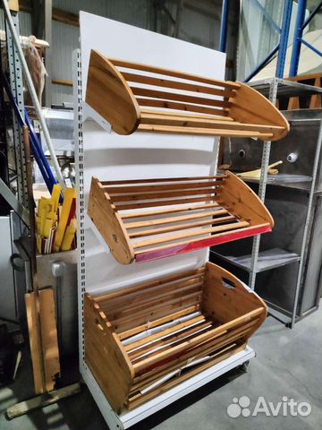 Стеллаж и полки для хлеба