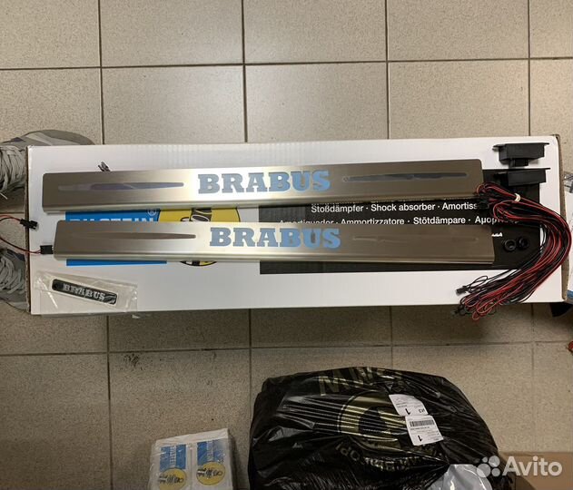 Накладки на пороги brabus Mercedes W211