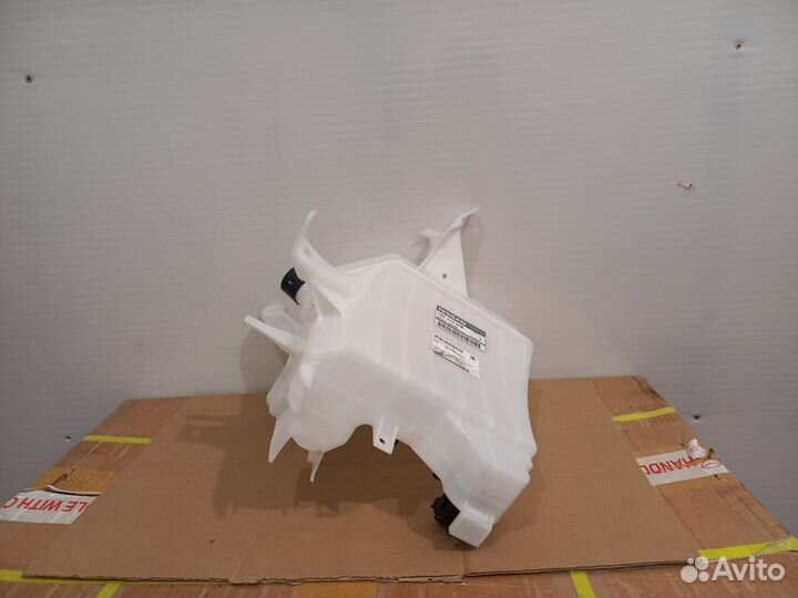 Бачок омывателя на Nissan Murano Z52