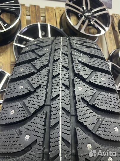 Bridgestone Ice Cruiser 7000S 235/65 R17 108T
