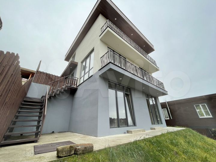 Дом 185 м² на участке 3 сот.