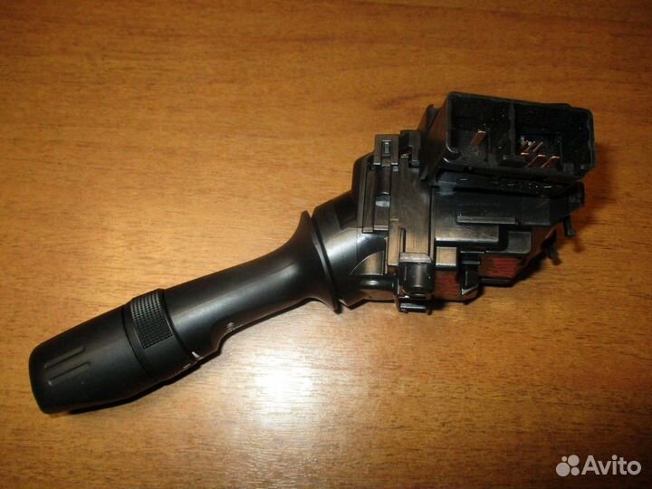 Переключатель стеклоочистителей Toyota Camry 50