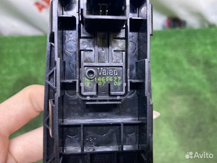 Блок управления стеклоподъемником передний правый