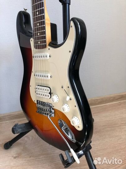 Электрогитара Fender Standard Stratocaster HSS RW