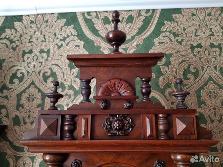 Настенные консольные часы с боем