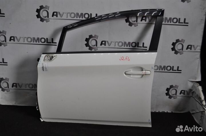 Дверь передняя левая toyota prius ZVW30