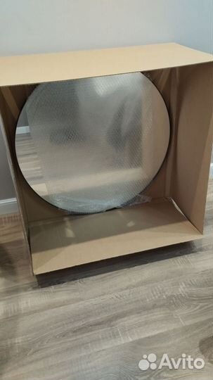 Зеркало круглое в черной раме