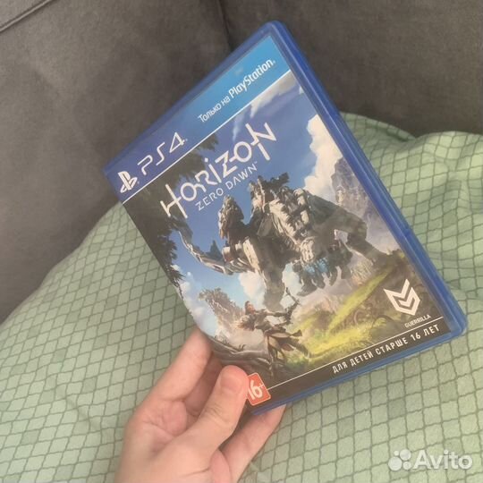 Sony playstation 4 500gb + 2 джойстика
