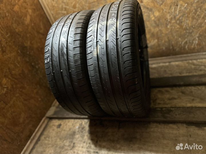 GT Radial Champiro FE1 215/55 R17 94W