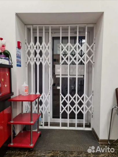 Раздвижные решётки для торговых комплексов