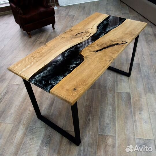 Производим столы из слэбов дерева и смолы