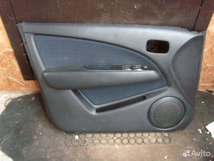 Обшивка двери Mitsubishi Outlander (CU)