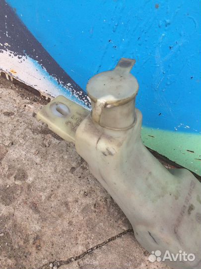 Бачок омывателя бмв е34