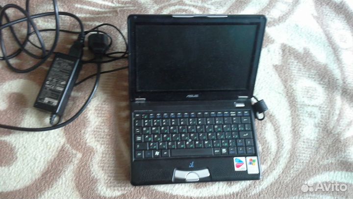Продам мини ноутбук asus
